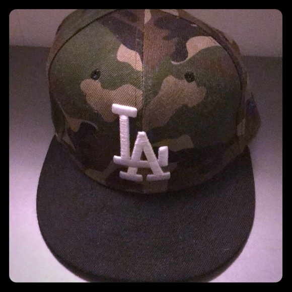 New Era Other - NWOT CAMO LA Dodgers Snap Back